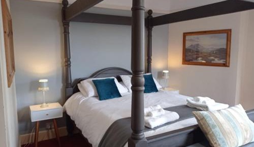 Four Poster/Family Room