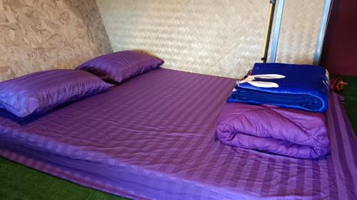 Cottage with Mountain View