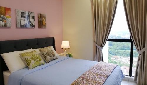 Deluxe Queen Suite