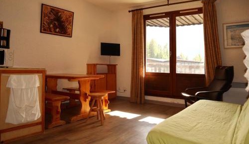 Apartment (6 Adults)