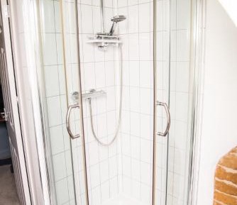 Twin Room with Shower