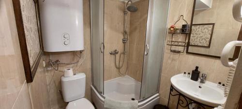 Twin Room with Shower