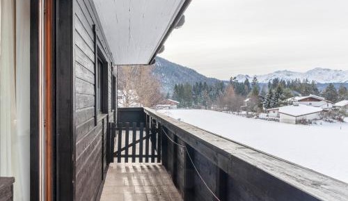 Superior One-Bedroom Apartment with Balcony