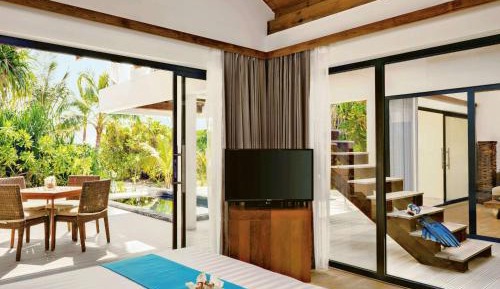Beach Pool Villa DELUXE, Living space, large sandy beach, daily free flow chocolate hour, free snorkeling gear & non-motorized water sports