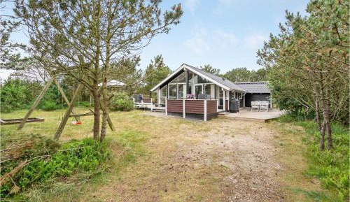 Three-Bedroom Holiday Home 