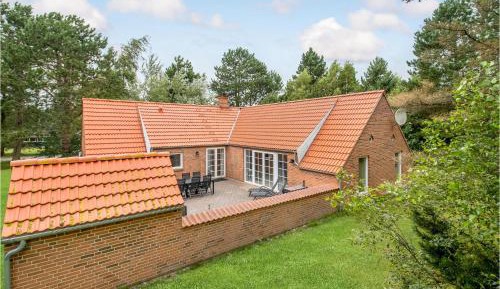 Six-Bedroom Holiday Home