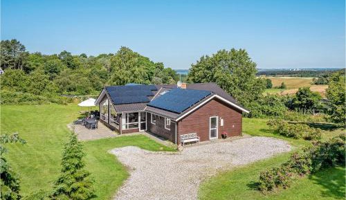 Six-Bedroom Holiday Home