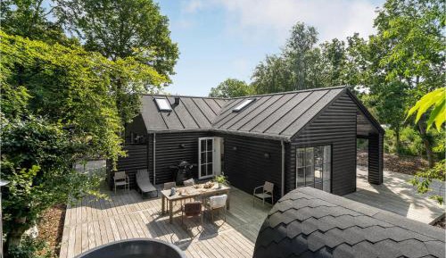 Three-Bedroom Holiday Home 