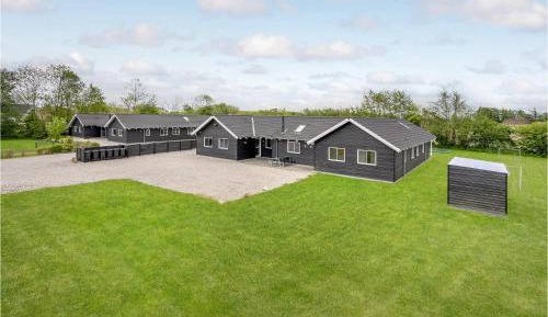 Eight-Bedroom Holiday Home