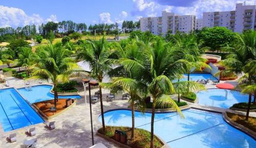 Apartment with Pool View 