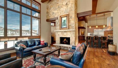 Four-Bedroom Holiday Home