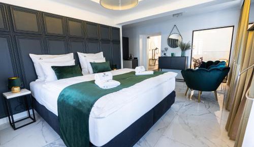 Deluxe Double Room with Bath