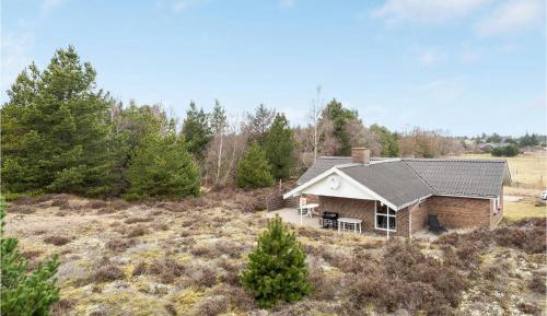 Three-Bedroom Holiday Home 