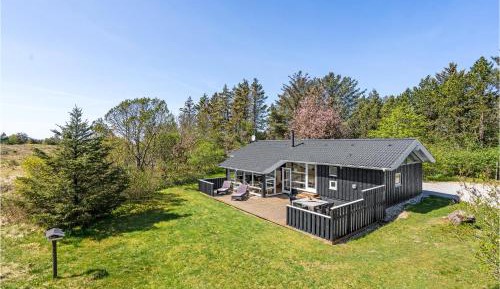 Three-Bedroom Holiday Home 