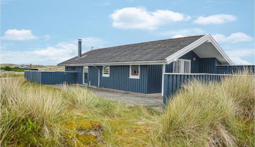 Three-Bedroom Holiday Home 