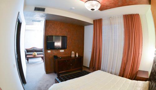 Exclusive Suite