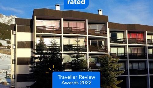 Apartment with Mountain View