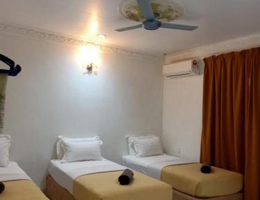 Deluxe Family Room