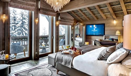 Suite with Mountain View