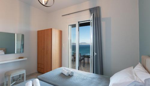 One Bedroom Apartment with Sea View