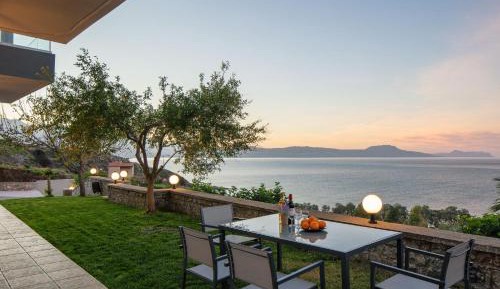 Two Bedroom Apartment with Sea View