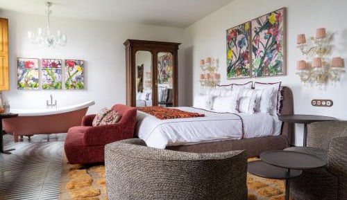 Large Suite