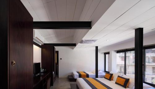 Deluxe Family Room