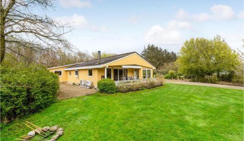 Four-Bedroom Holiday Home