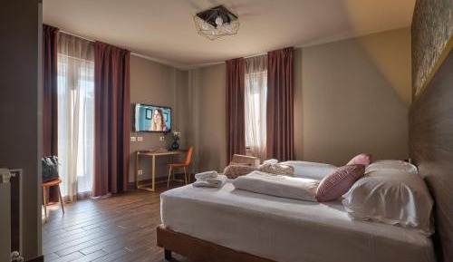 Superior King Suite