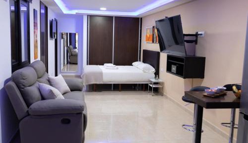 Deluxe Queen Studio 