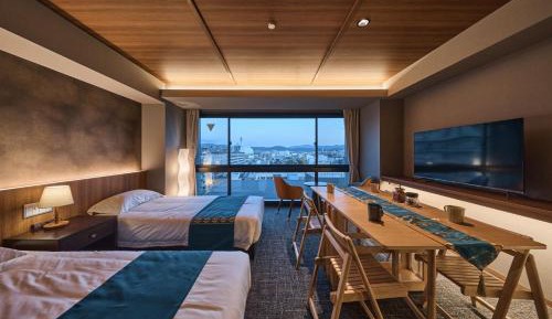 Twin Room with Private Bathroom