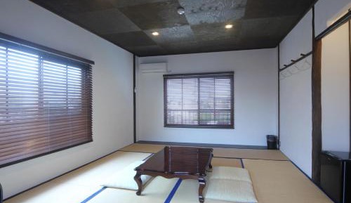 Japanese-Style Room