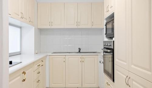 Superior Three-Bedroom Apartment