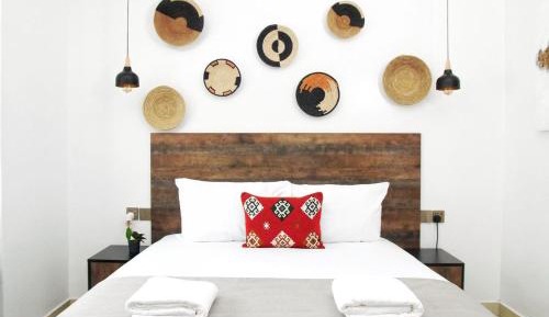 Deluxe One-Bedroom Apartment