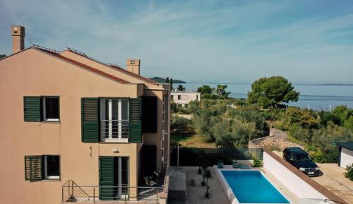 Four-Bedroom Villa with Pool