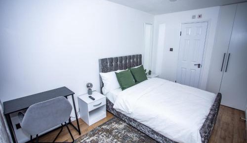 Deluxe Queen Room