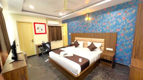 Deluxe Double Room (2 Adults + 1 Child)