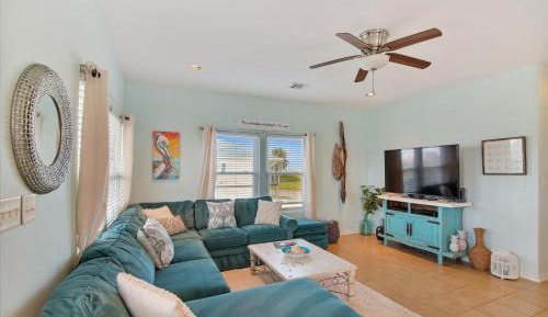 Three-Bedroom Holiday Home 