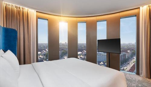 Business King Room
