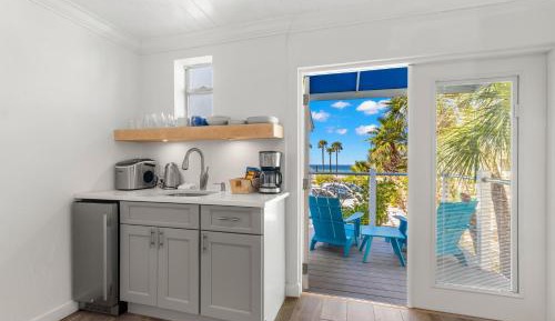 Deluxe Queen Studio with Gulf View 