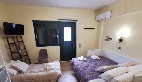 Triple Room with Private Bathroom
