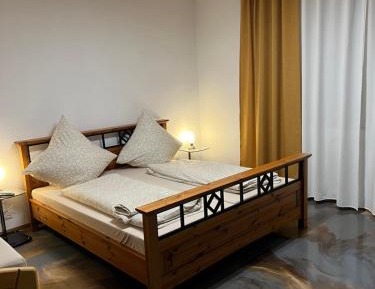 Economy Triple Room with Shared Bathroom