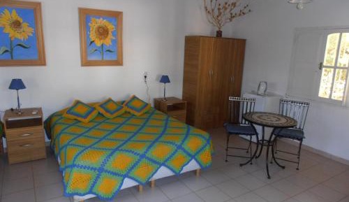 Sunflowers Room