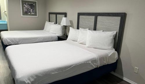Deluxe Queen Room with Two Queen Beds
