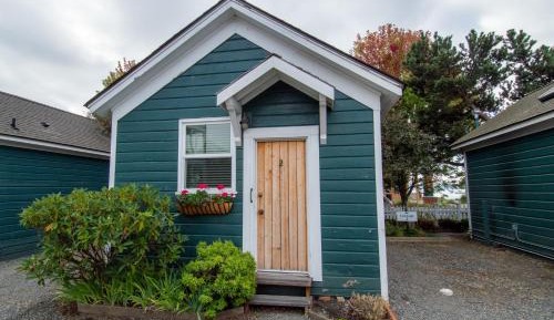 Cottage with Garden View