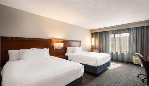 Hearing Accessible Guestroom Two Queens