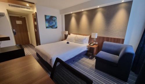 Standard Double Room with Free Hot Breakfast