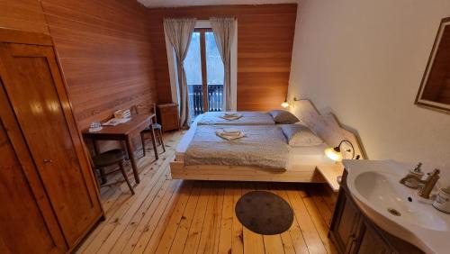 Double Room with Shared Bathroom