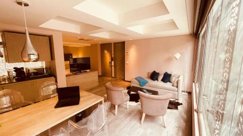 Queen Suite