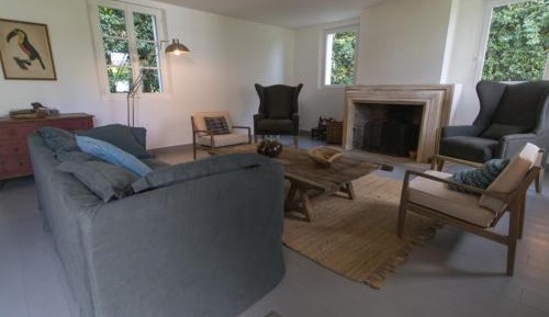 Holiday Home (9 Adults)